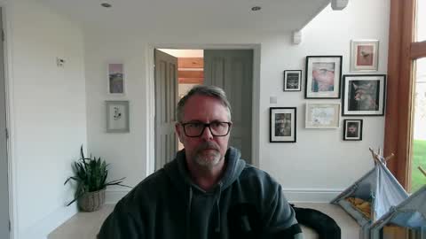 girlsandbikes online show from November 13, 2025, 1:54 pm