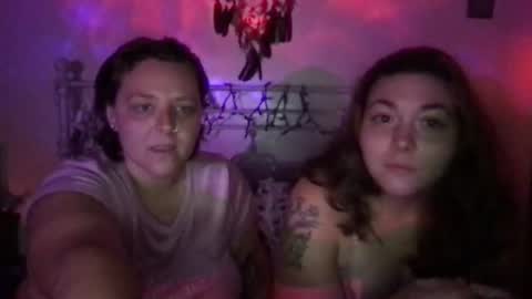 Girls girls  online show from July 30, 2026, 2:32 am
