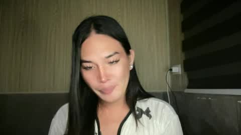 Snapshot of girlthatuneedrhainexxx chatting on July 15, 2026, 6:57 pm RHAINEEE online show from July 15, 2026, 6:57 pm