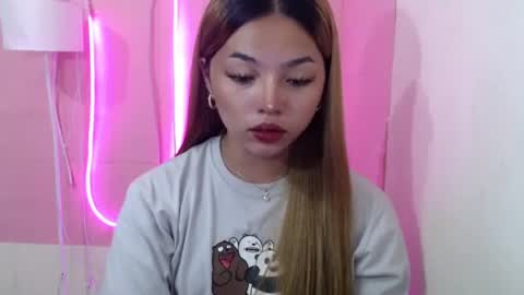 Snapshot of girlthatuneedxxx chatting on March 2, 2025, 5:44 am Rhaine online show from March 2, 2025, 5:44 am