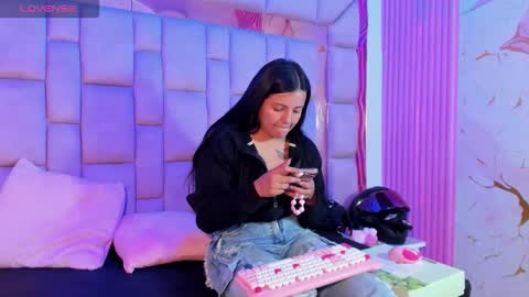 Snapshot of gisell_squirt chatting on June 4, 2026, 1:06 pm gisell_squirt online show from June 4, 2026, 1:06 pm