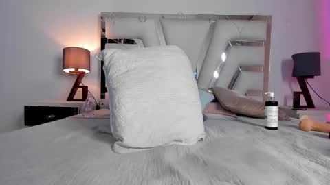 Snapshot of giselle_joness1 chatting on December 7, 2024, 2:13 pm Giselle online show from December 7, 2024, 2:13 pm