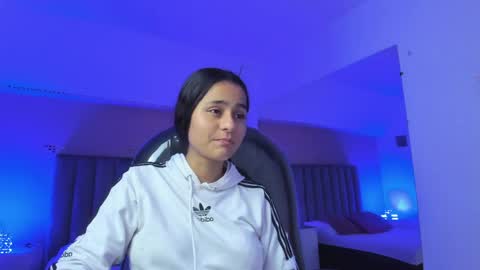 Snapshot of giselle_roldan chatting on May 21, 2026, 1:56 am GISELLE ROLDAN online show from May 21, 2026, 1:56 am