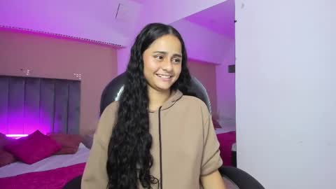 Snapshot of giselle_roldan chatting on June 7, 2026, 3:54 am GISELLE ROLDAN online show from June 7, 2026, 3:54 am