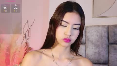 Snapshot of giselleclair chatting on November 13, 2025, 12:04 pm giselleclair online show from November 13, 2025, 12:04 pm