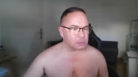 Snapshot of giulio203 chatting on June 11, 2026, 4:16 pm giulio203 online show from June 11, 2026, 4:16 pm