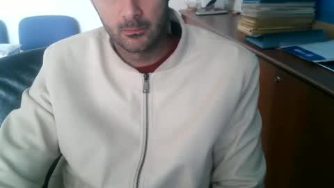 giuseppevai1 online show from December 4, 2025, 10:02 am