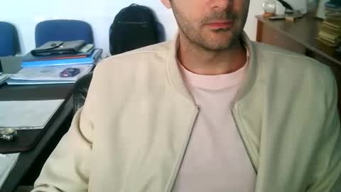 Snapshot of giuseppevai1 chatting on April 24, 2026, 9:01 am giuseppevai1 online show from April 24, 2026, 9:01 am