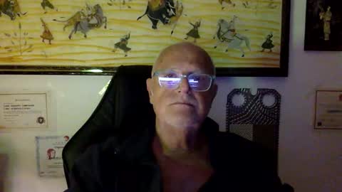 giutomma930394 online show from April 25, 2026, 6:38 pm