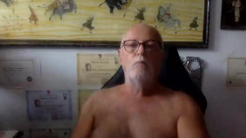 giutomma930394 online show from July 1, 2026, 12:51 pm