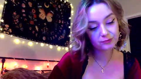 givemesweetdreams online show from February 19, 2025, 1:08 am