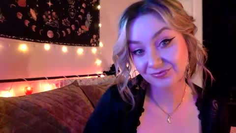 givemesweetdreams online show from September 11, 2025, 12:44 am