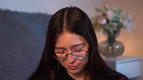 Snapshot of gizefto chatting on December 1, 2025, 2:33 pm Agness online show from December 1, 2025, 2:33 pm