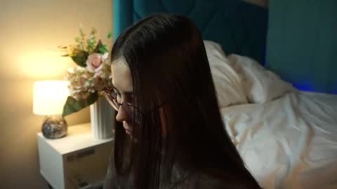 Agness online show from December 14, 2025, 2:44 pm