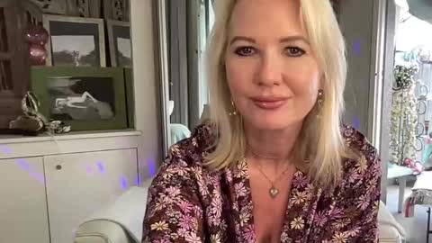 Snapshot of gl1tter_barbie chatting on September 23, 2025, 10:40 am Gl1tter Barbie online show from September 23, 2025, 10:40 am