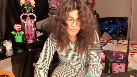 glaceon9 online show from February 17, 2025, 8:30 am