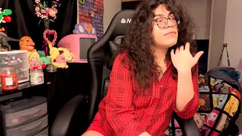 glaceon9 online show from October 7, 2025, 6:16 pm