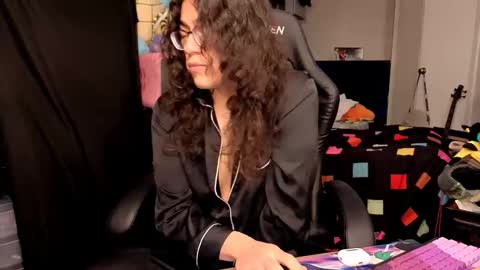 glaceon9 online show from November 29, 2025, 6:55 pm