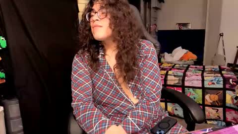 glaceon9 online show from December 1, 2025, 10:20 am