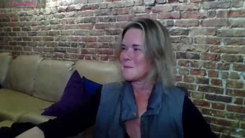 Gwendolyn online show from April 30, 2026, 3:35 am