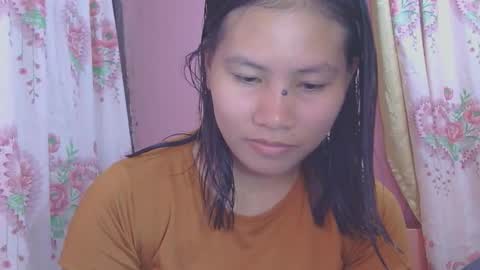 Snapshot of glamgoddess23 chatting on October 20, 2025, 1:17 am glamgoddess23 online show from October 20, 2025, 1:17 am