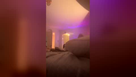 glampire016 online show from March 18, 2026, 9:01 am