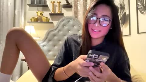Snapshot of gleiahong chatting on June 7, 2026, 12:42 pm gleiahong online show from June 7, 2026, 12:42 pm