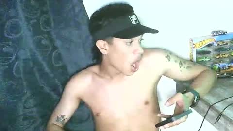 Snapshot of glen_connor_11 chatting on December 17, 2025, 1:00 am glen_connor_11 online show from December 17, 2025, 1:00 am