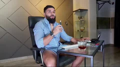 Matthew .. for short call me Matt online show from February 23, 2025, 2:40 am