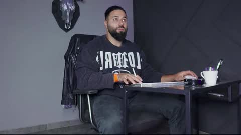 Matthew .. for short call me Matt online show from September 16, 2025, 2:56 am