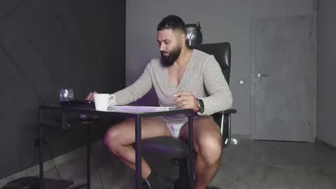 Matthew .. for short call me Matt online show from October 29, 2025, 10:11 pm