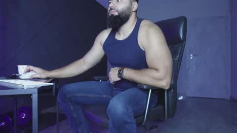 Matthew .. for short call me Matt online show from November 17, 2025, 5:35 am