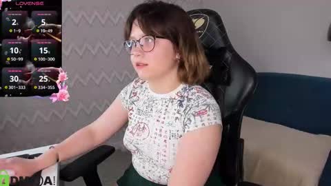 glimmer_goddesss online show from September 13, 2025, 8:36 am