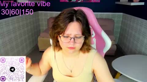 glimmer_goddesss online show from October 14, 2025, 1:50 am