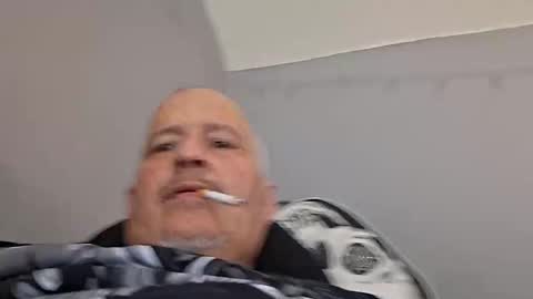 Snapshot of glizzy4u chatting on November 12, 2025, 11:58 pm glizzy4u online show from November 12, 2025, 11:58 pm