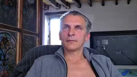 Snapshot of globulerouge chatting on May 22, 2026, 5:07 pm Globule Rouge online show from May 22, 2026, 5:07 pm