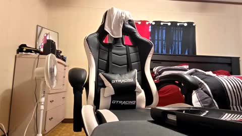 glomightyj online show from March 25, 2026, 10:16 pm