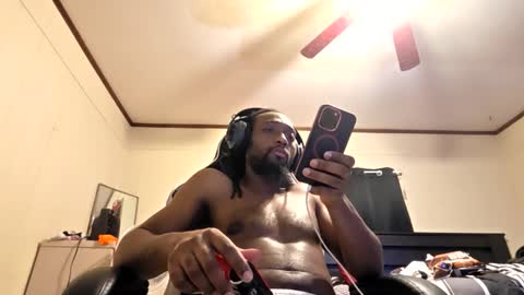 Snapshot of glomightyj chatting on June 1, 2026, 10:50 am glomightyj online show from June 1, 2026, 10:50 am