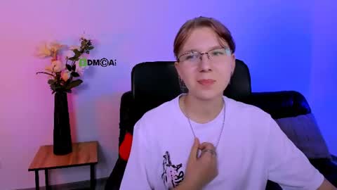 Snapshot of gloria_bubble chatting on June 12, 2026, 6:51 pm your dream online show from June 12, 2026, 6:51 pm