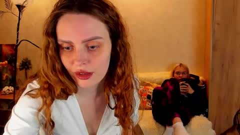 Gloria Wood online show from March 11, 2025, 4:51 pm