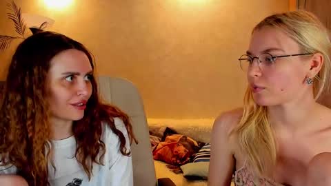 Gloria Wood online show from March 12, 2025, 6:44 pm