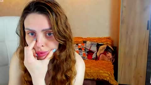 Gloria Wood online show from May 16, 2026, 7:56 pm
