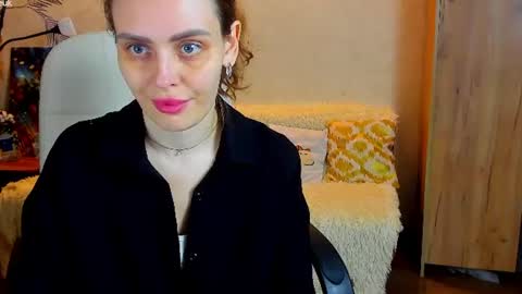Gloria Wood online show from June 18, 2026, 7:07 pm