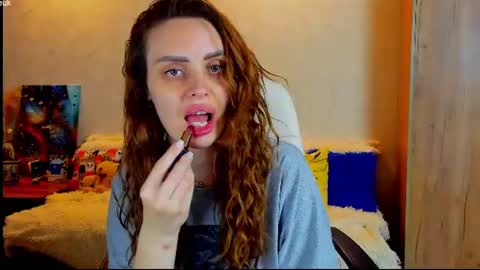 Gloria Wood online show from July 8, 2026, 1:04 pm