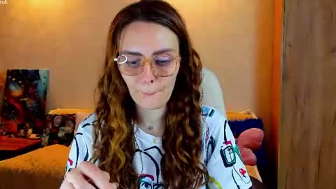 Gloria Wood online show from August 1, 2026, 7:35 pm