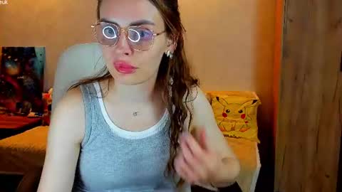 Gloria Wood online show from August 3, 2026, 5:16 pm