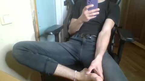 Snapshot of gloriouslust chatting on April 1, 2026, 4:37 pm gloriouslust online show from April 1, 2026, 4:37 pm