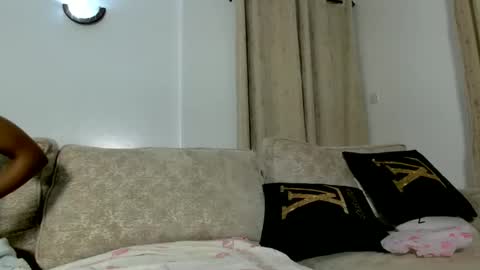 glossybae online show from November 20, 2025, 8:08 pm