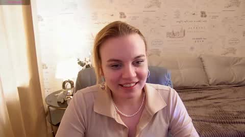 Snapshot of glow_margo chatting on May 17, 2026, 3:04 am Margo online show from May 17, 2026, 3:04 am