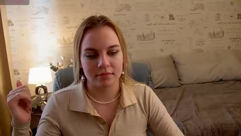 Snapshot of glow_margo chatting on May 18, 2026, 4:07 am Margo online show from May 18, 2026, 4:07 am